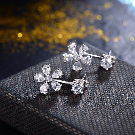 Title 4, Womens Flower Zircon Ear Studs
