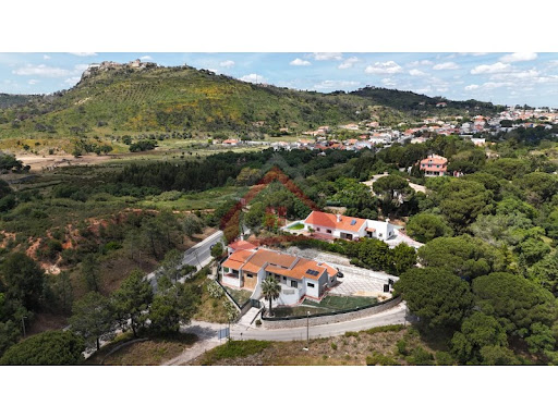 Maison avec piscine et jardin 3