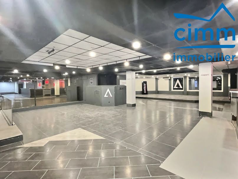 Vente maison  840 m² à Grenoble (38000), NaN €