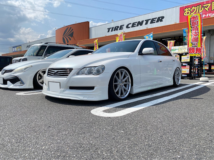 マークXのGRX120・コラボ・エアカップ・エアサス・workwheelsに関するカスタム事例の投稿画像2枚目