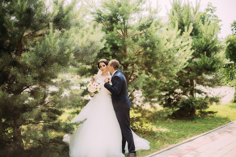 Wedding photographer Ulyana Titova (titovaulyana). Photo of 25 August 2019