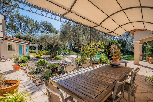 Villa with pool and terrace 4