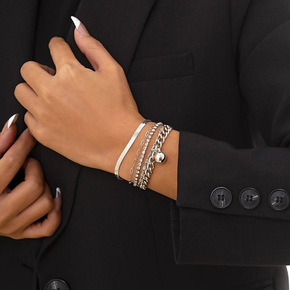 Persönlichkeits-Armband-Set mit Strasssteinen im Vintage-Stil, ein stilvolles Accessoire, das Ihren Look mit Glanz aufwertet.