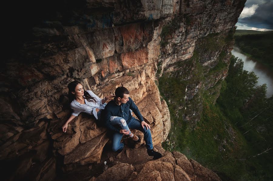 Wedding photographer Pavel Dmitriev (paveldmitriev). Photo of 12 July 2017