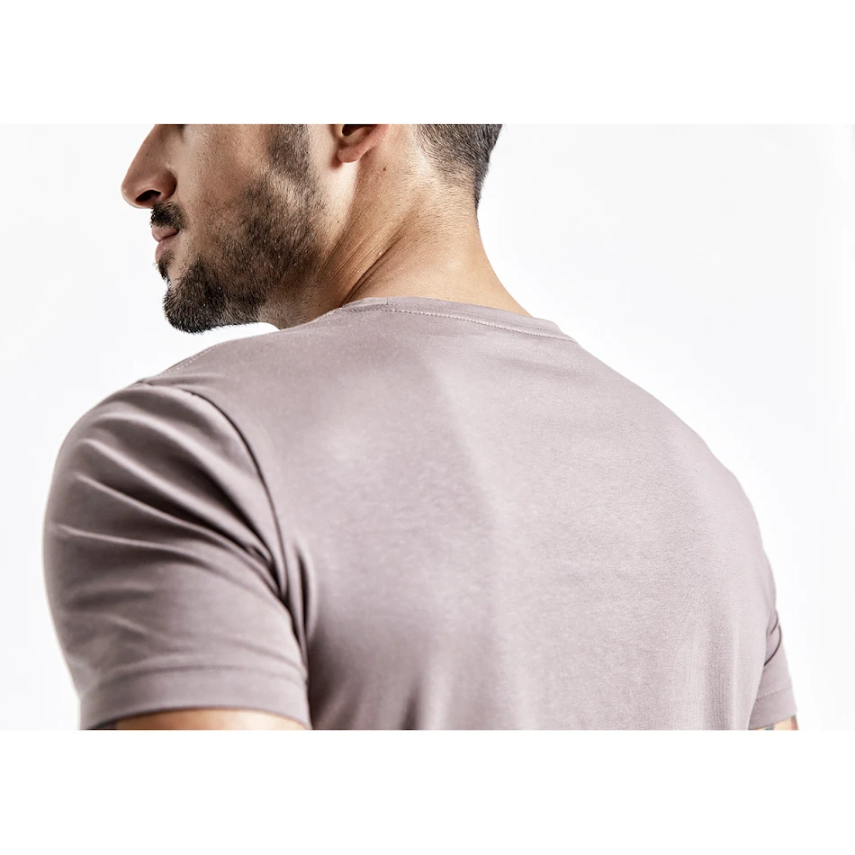 Camiseta de manga curta microelástica simples Conforto e liberdade de movimento para o seu dia a dia Tecido suave e adaptável Perfeita para todas as ocasiões