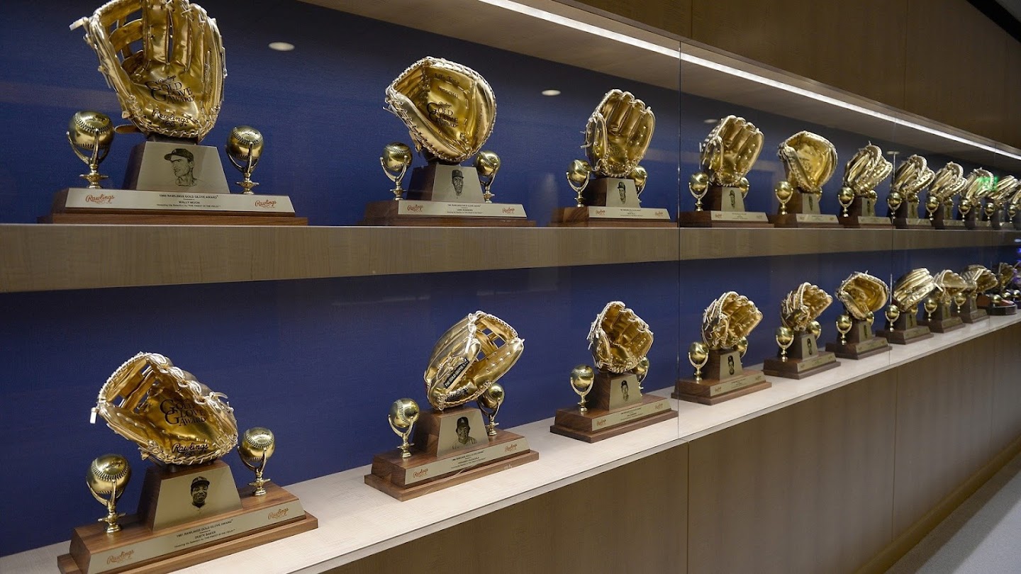 Watch 2017 Gold Glove Awards live