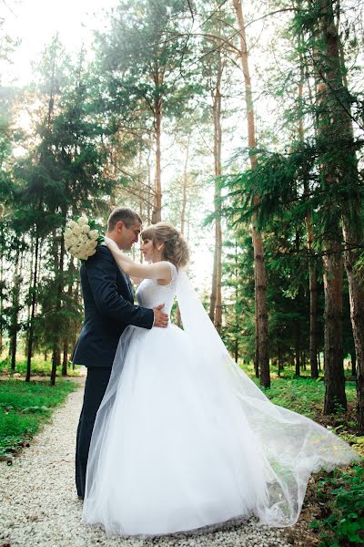 Fotografo di matrimoni Regina Alekseeva (reginaaleks). Foto del 16 ottobre 2017