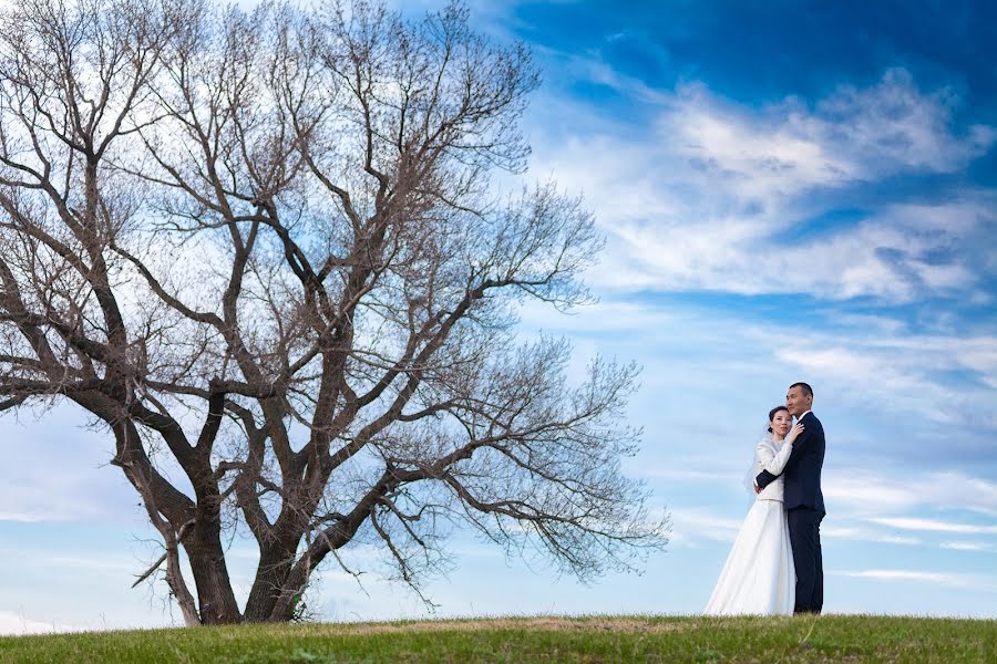 Fotógrafo de casamento Igor Bayskhlanov (vangoga1). Foto de 18 de maio 2017