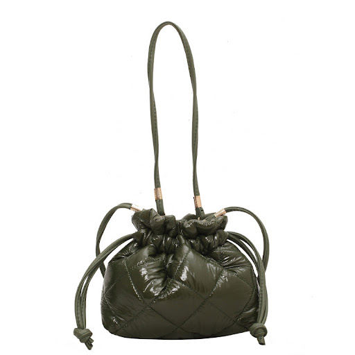 Title 8, Sac à main femme personnalisé, couture voiture,...
