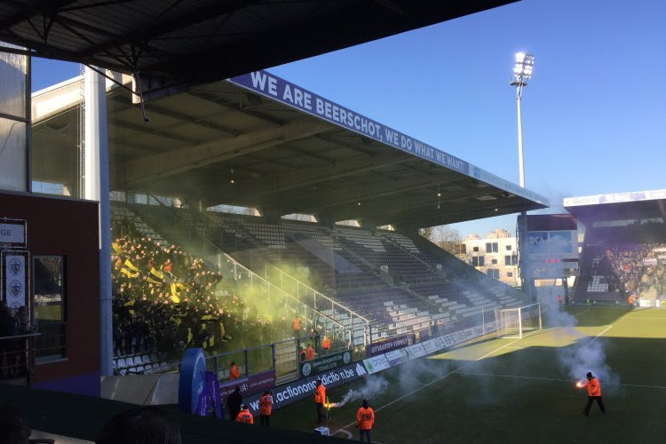 ? Lierse-fans eren mee en zingen voor Beerschot Wilrijk-materiaalman 'Joske'