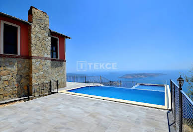 House with pool and terrace 4