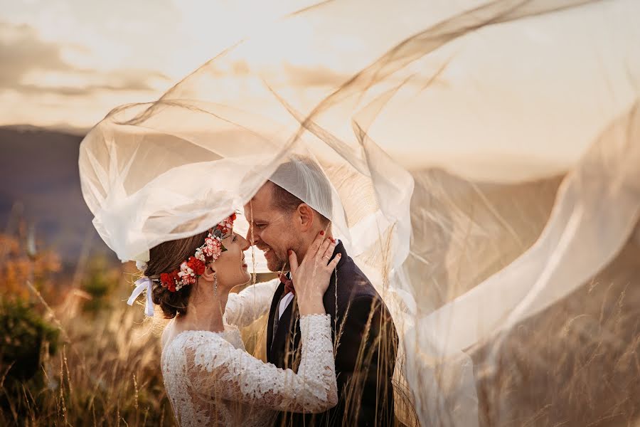 Jurufoto perkahwinan Katarzyna Krupa (kasiakrupa). Foto pada 6 Januari 2022