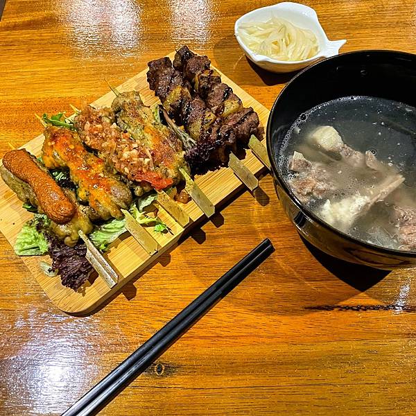 #燒烤 #台南食圈 #貓野嫩間食酌坊