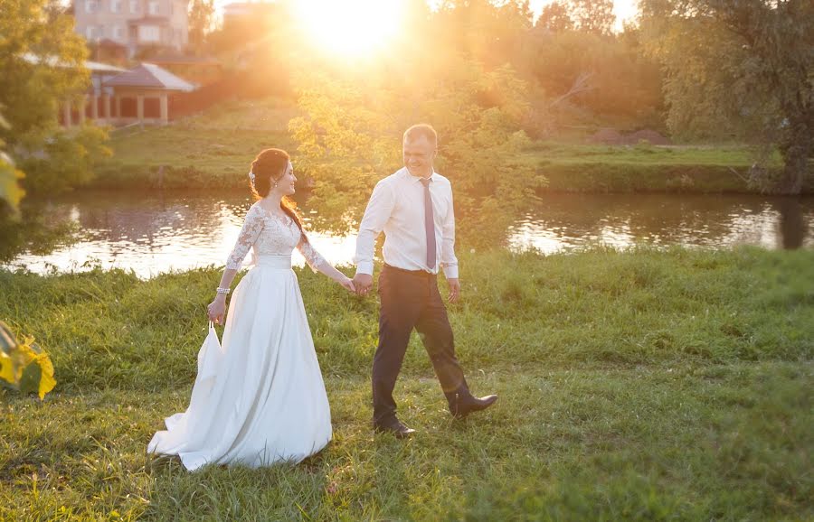 Fotógrafo de casamento Darya Bushueva (bushuevadn30). Foto de 7 de fevereiro 2019