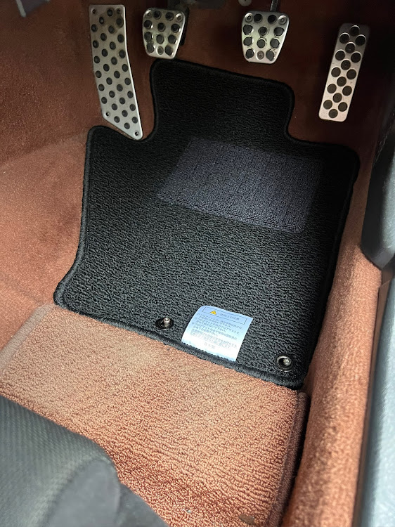 S2000のフロアマット交換・LSDオーバーホールに関するカスタム事例の投稿画像1枚目