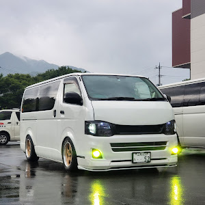 ハイエースバン KDH201V