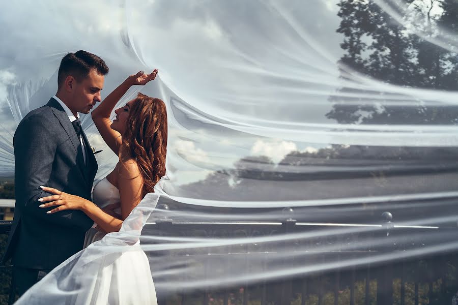 Wedding photographer Olesya Sapicheva (sapicheva). Photo of 2 August 2020