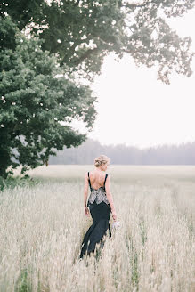 Fotógrafo de casamento Olya Kobruseva (leeloothefirst). Foto de 27 de março 2017