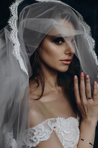 Fotografo di matrimoni Darina Kharitonova (asha). Foto del 5 ottobre 2020