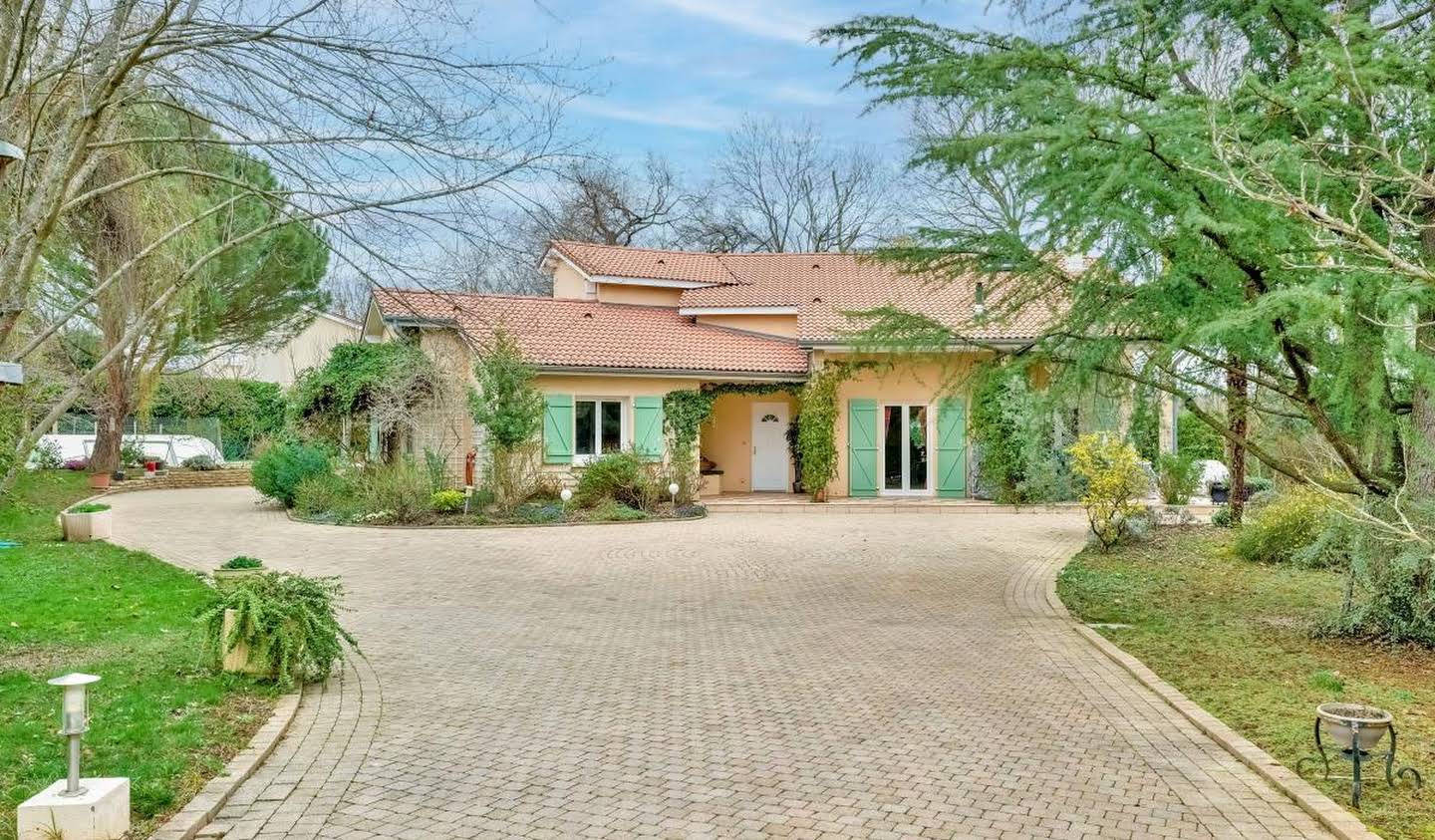 Villa avec piscine et terrasse La Tour-de-Salvagny