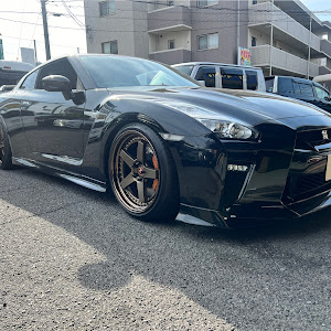 NISSAN GT-R R35