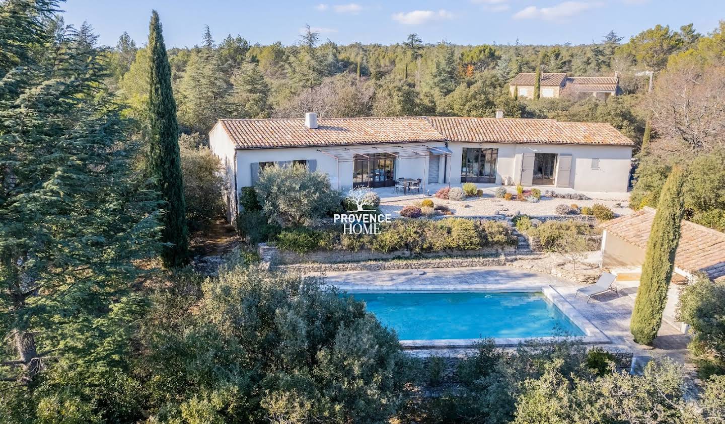 Property with pool Cabrières-d'Avignon