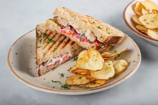 Spiced Chicken And Hummus Sandwich