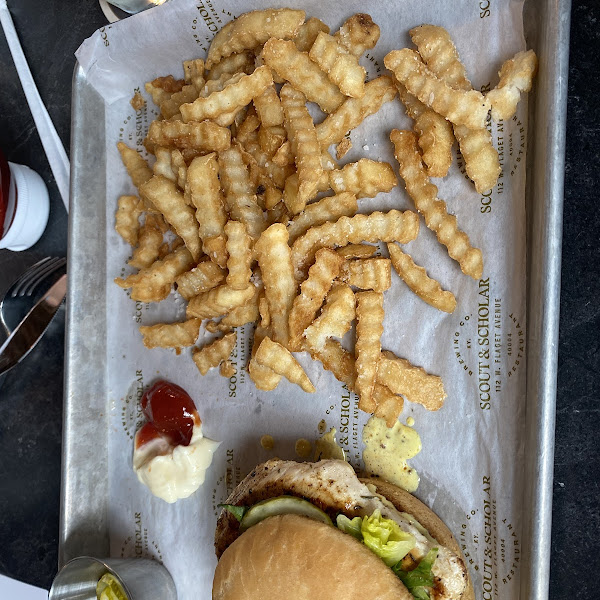 Gf grilled chicken burger (fries are on preference menu, not celiac menu)