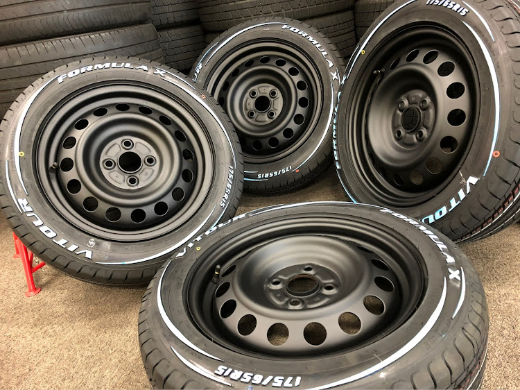 BMBさんが投稿したホワイトレター・ホワイトレタータイヤ・VITOUR・VITOUR TIRE・アクアに関するカスタム事例の投稿画像3枚目