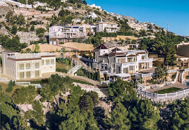 Maison avec piscine et terrasse 2