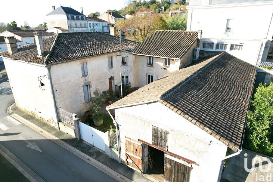 Vente maison 6 pièces 157 m² à Montendre (17130), 168 500 €