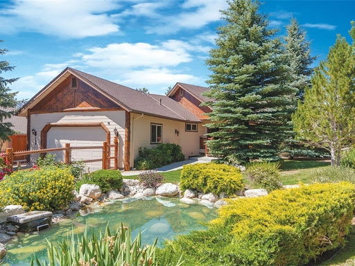 House with pool 1