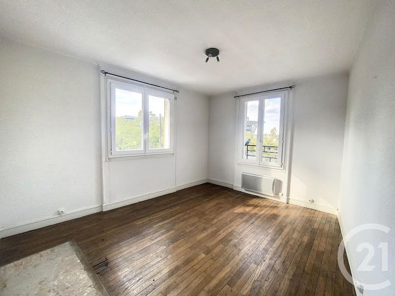 Location  appartement 5 pièces 68.75 m² à Melun (77000), 737 €