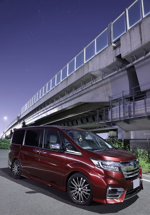ステップワゴンスパーダのいつもいいね＆コメントありがとうございます・お気に入りのスポット📷・夜更けの不審車・ソロ撮影会に関するカスタム事例の投稿画像3枚目