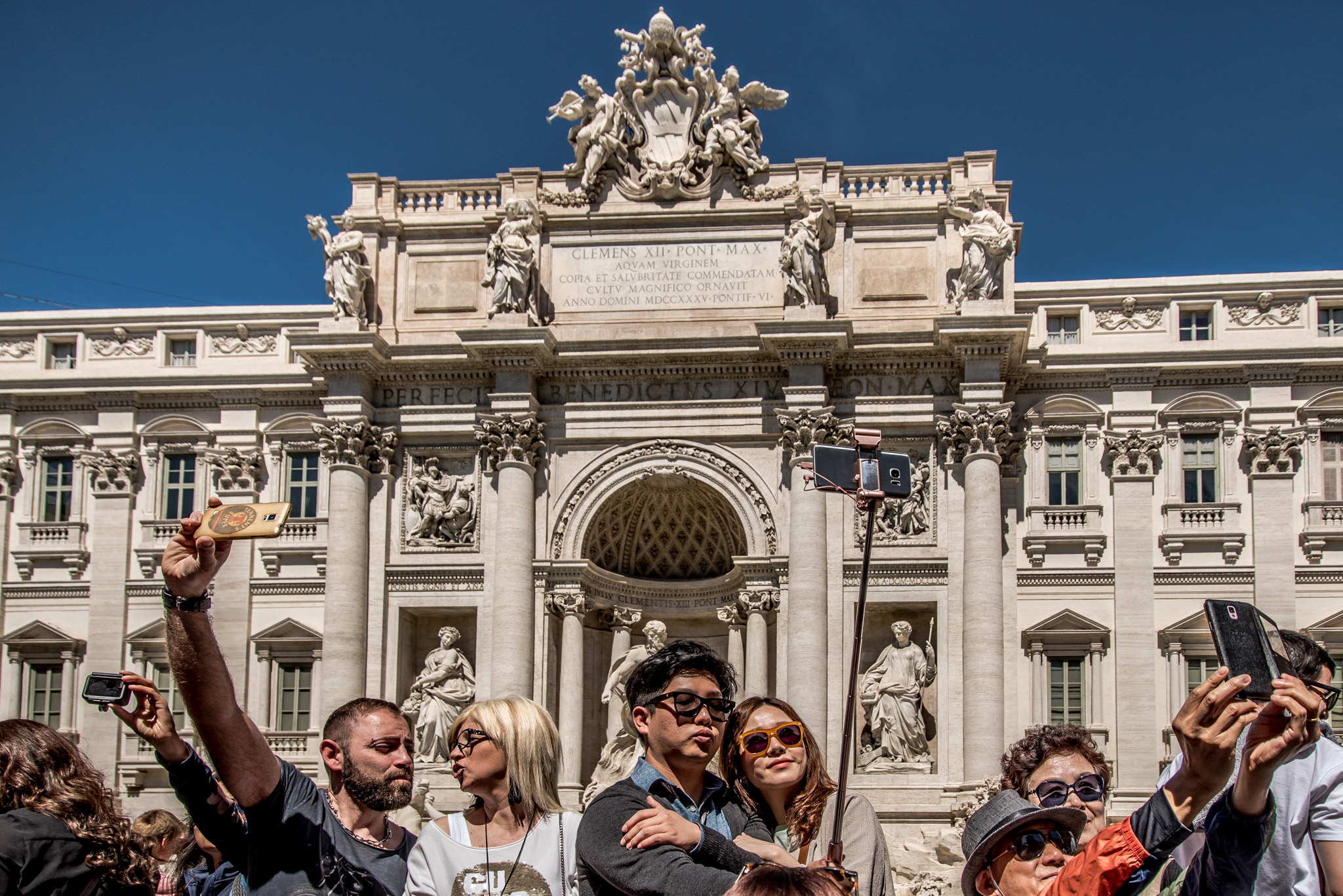 L'esercito del selfie. "Cit." di Maurizio Valentini