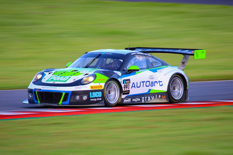 ヒロボー♪さんが投稿した鈴鹿サーキット・SUZUKA10H・モータースポーツ・一眼レフに関するカスタム事例の投稿画像6枚目