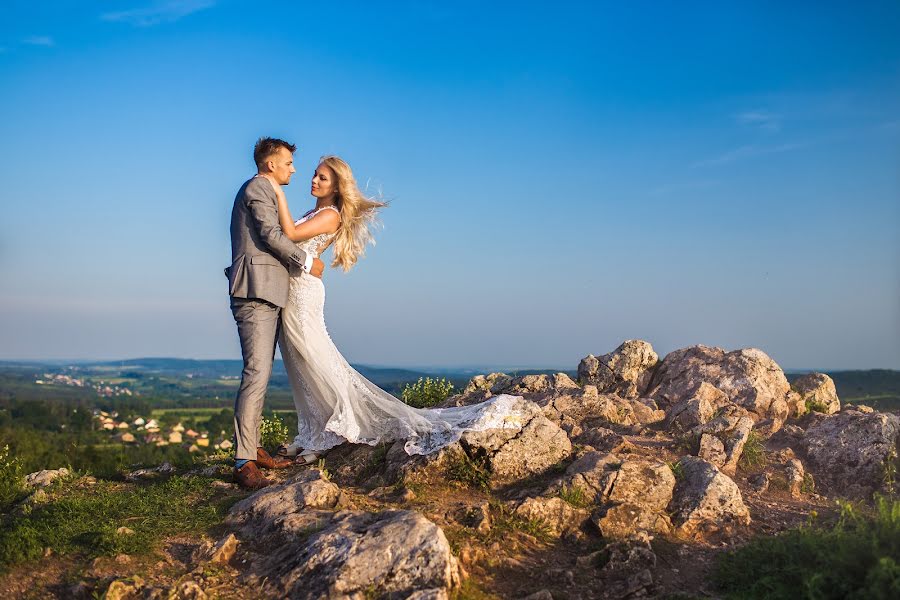 Fotografo di matrimoni Marek Sobiło (flashpointpl). Foto del 24 ottobre 2019