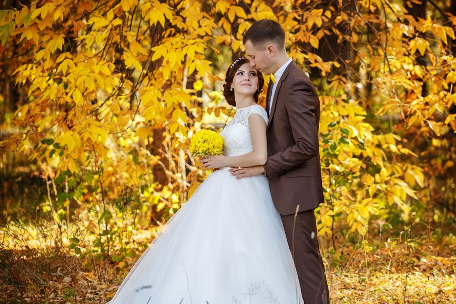 Fotógrafo de casamento Oleg Ulanov (olegg). Foto de 17 de janeiro 2016