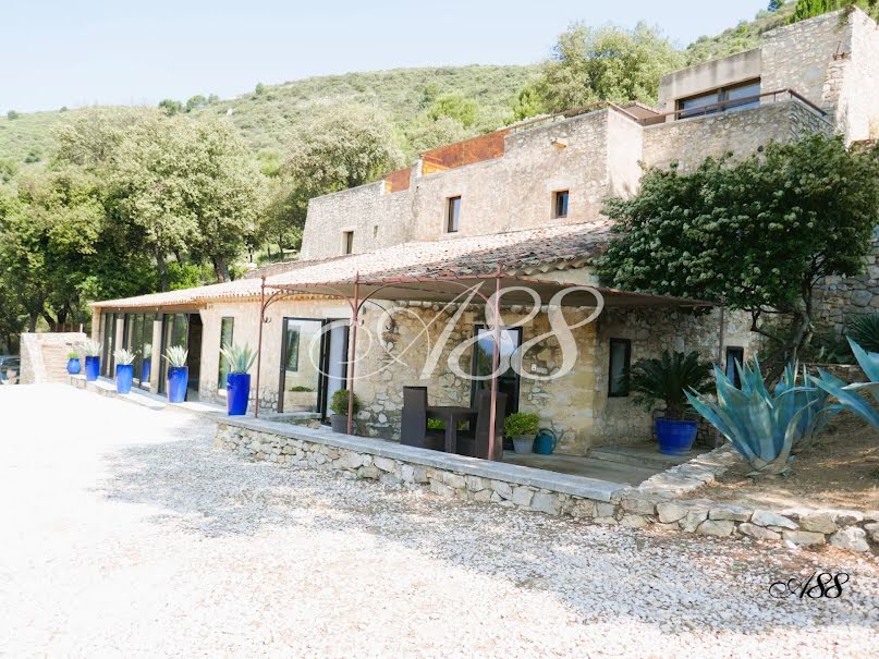 Vente propriété 12 pièces 650 m² à Lourmarin (84160), 5 730 000 €