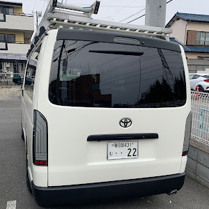 ハイエースバン TRH200V