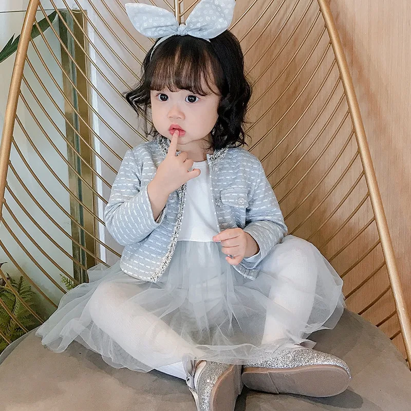 Conjunto infantil Little Xiangfeng para meninas charmosas. Roupa confortável e elegante que realça a beleza infantil. Ideal para festas e eventos especiais.