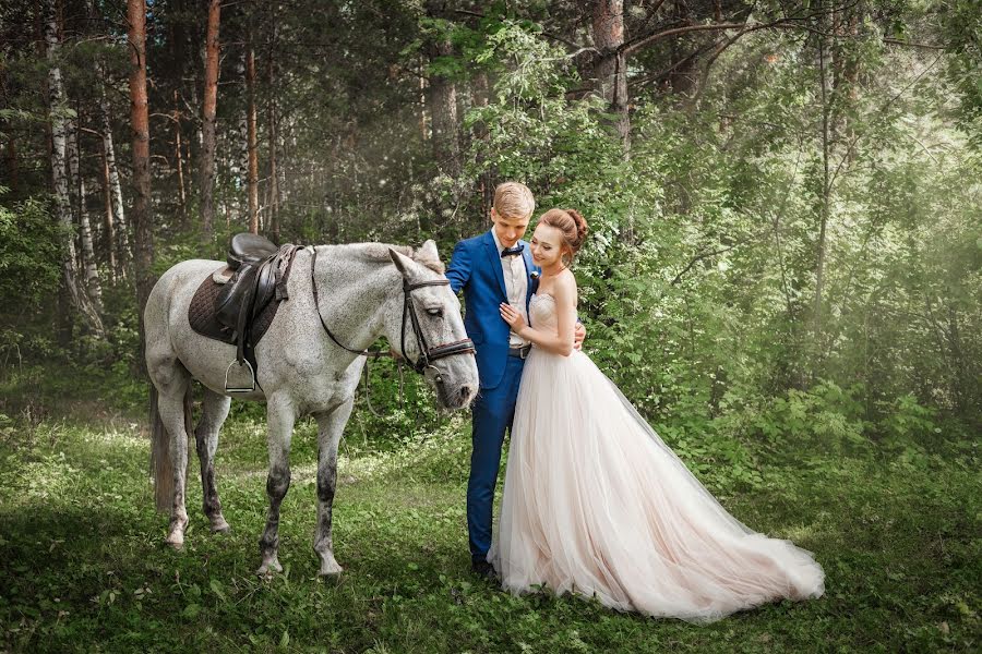 Fotógrafo de casamento Oksana Pipkina (pipkina). Foto de 5 de outubro 2017