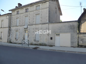 maison à Montmoreau-Saint-Cybard (16)