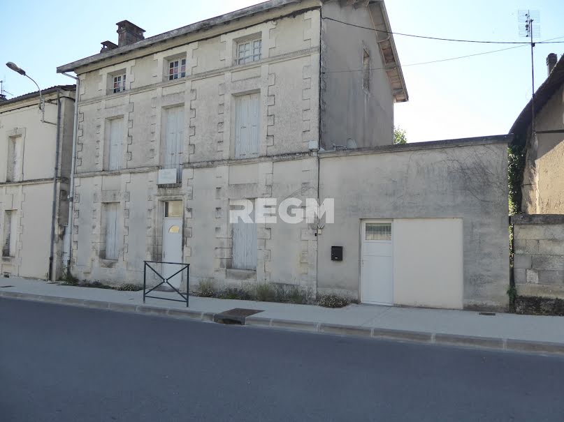 Vente maison 7 pièces 150 m² à Montmoreau-Saint-Cybard (16190), 160 000 €