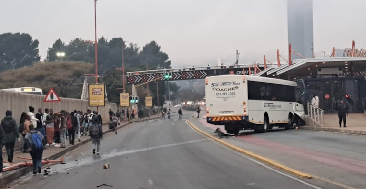 Multiple injuries were reported at an accident scene near the University of Johannesburg.