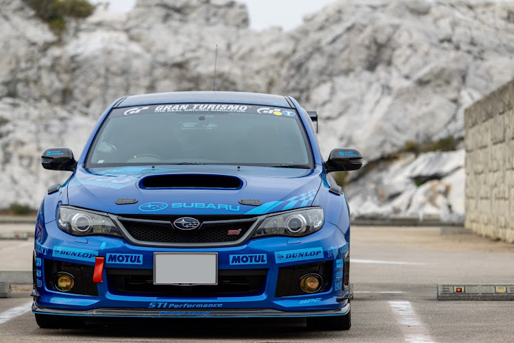インプレッサ WRX STIの和歌山ツーリング・白崎海洋公園・一眼撮影してもらった・青×白×白・ニュル レプリカに関するカスタム事例の投稿画像2枚目