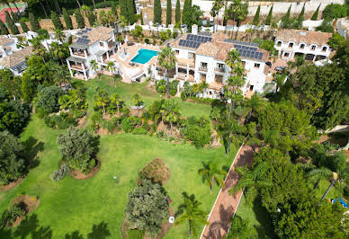 Villa avec piscine et jardin 15