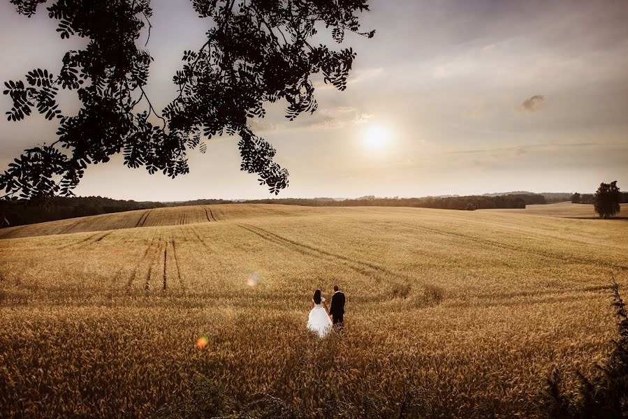 Fotograf ślubny Aneta Lewińska (blackonephotos). Zdjęcie z 27 czerwca 2019