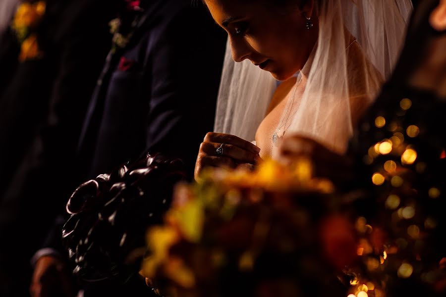 Fotógrafo de casamento Casian Podarelu (casian). Foto de 4 de dezembro 2016