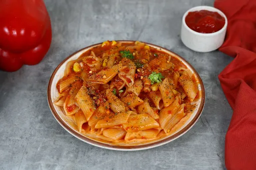 Red Sauce Pasta With Garlic Bread